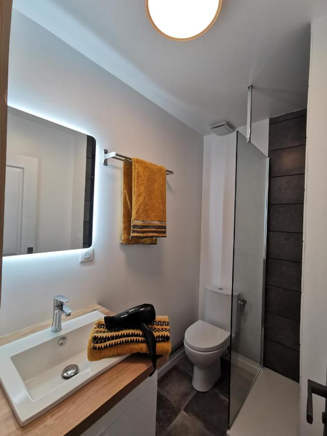 Les Appartements Du Centre, Refaits A Neuf, Climatises, Hyper Centre, 50M A Pieds Des Commerces, Restaurants, Parking Gratuit Salies-de-Béarn Kültér fotó